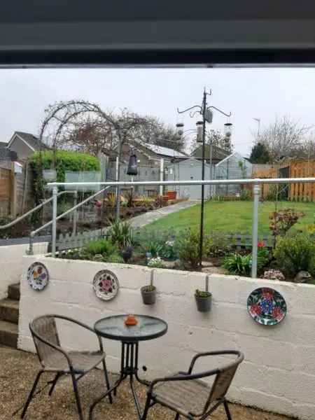 Bungalow For Rent in Combe St Nicholas, England