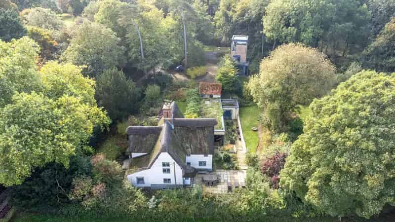 6 Bedroom Grade II Listed Cottage with Water Tower and Stunning Extension