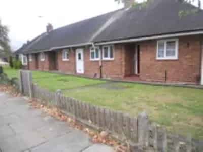 studio bungalow in Shard End
