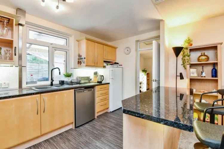 Three Four Bedroom Semi Detached House Westbury Town Centre
