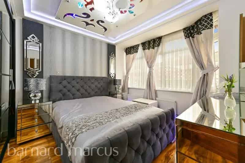 3 Bed Family Home Huge Garden Outhouse Near Shops and Transport