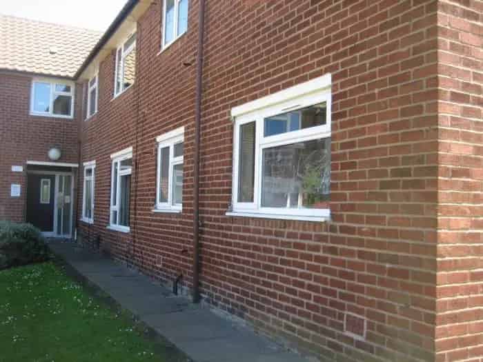 2 Bed Flat Torrington Drive