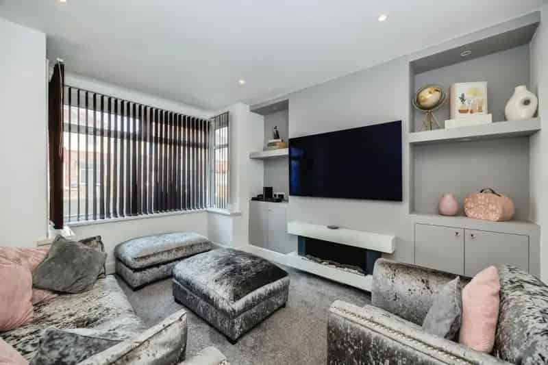 3 Bed House Near Baffins Pond