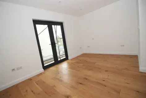 2 Bedroom Flat Wanstead Central Line 54m² Furnished Unfurnished
