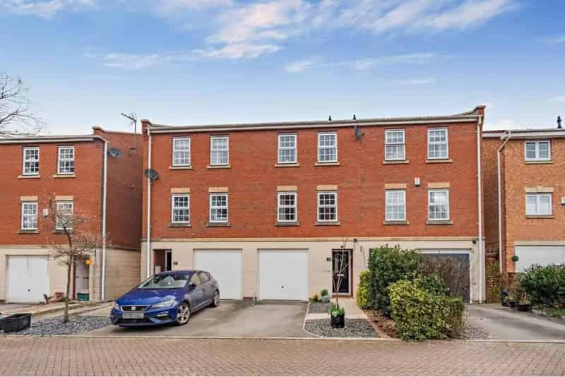 4 Bedroom House For Sale