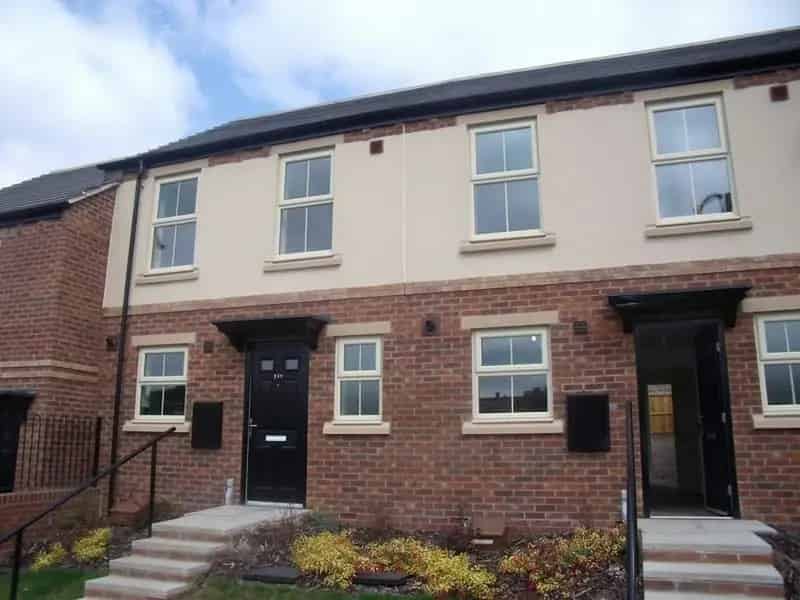 2 Double Bedroom Townhouse Near Meadowhall - Unfurnished