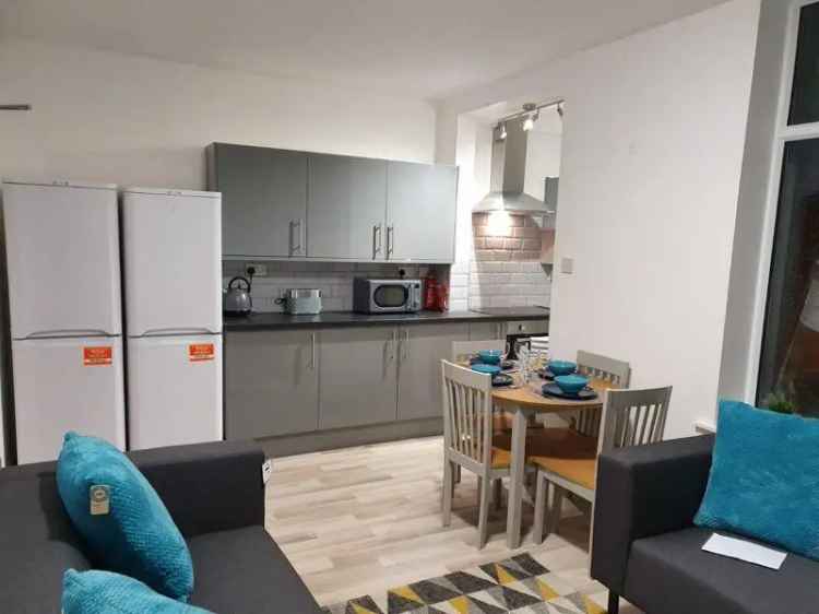 6 Bedroom Student House Near Bolton Town Centre