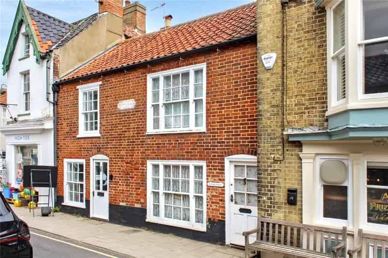 2 Bedroom Period Home Near Southwold Seafront