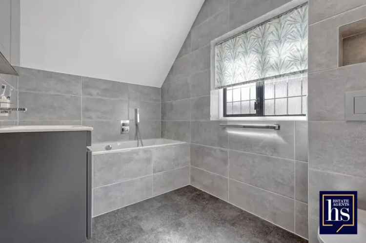 4 Bedroom Semi-Detached House for Sale Near Brentwood Station