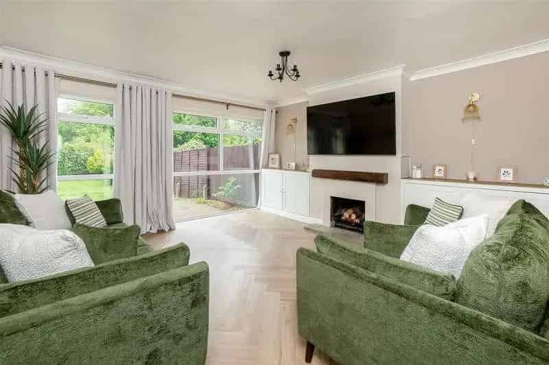 4 Bed Semi-Detached House for Sale