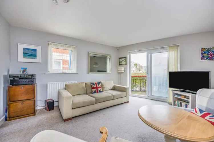 2 Bedroom Flat for Sale Portsmouth Hampshire PO1