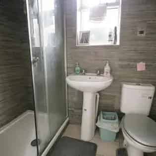 2 Single Room House Near West Croydon Station