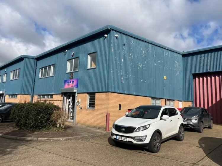 Ground Floor Property with High Storage and Workshop Space