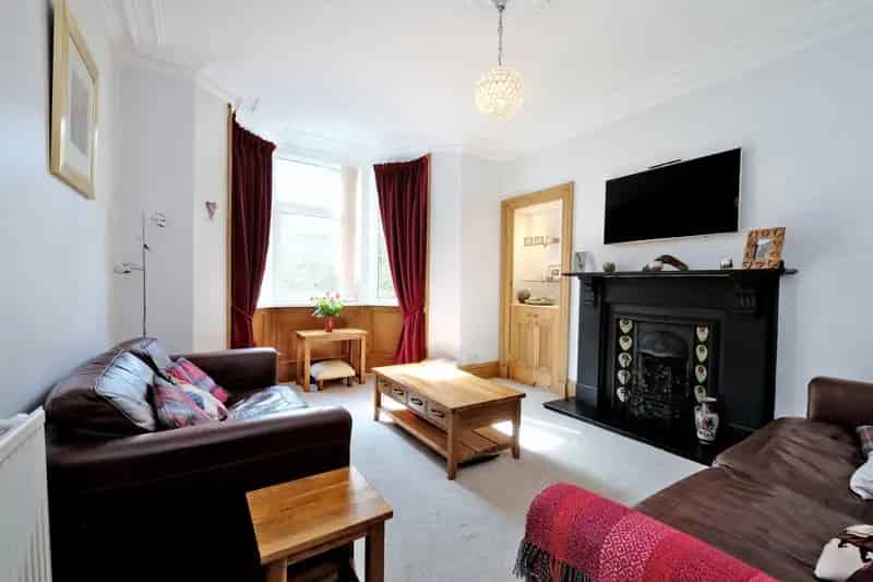 2 Double Bedroom Garden Flat Ferryhill Aberdeen