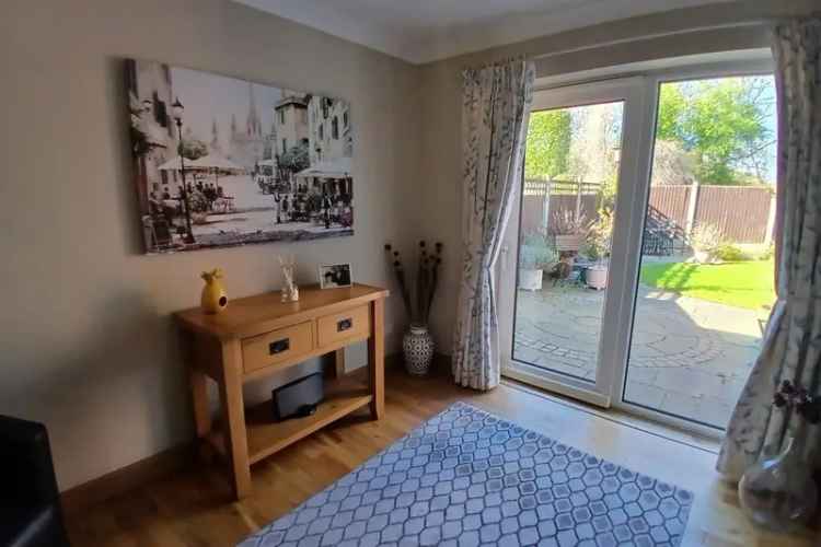 4 Bed Detached House with Modern Kitchen and Garden