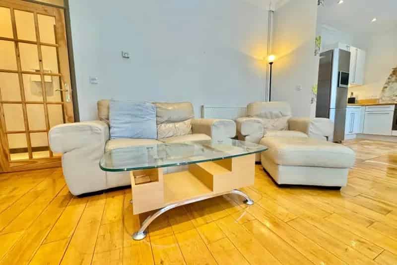 3-Bedroom Apartment with En-Suite and Parking in Norwich City Centre
