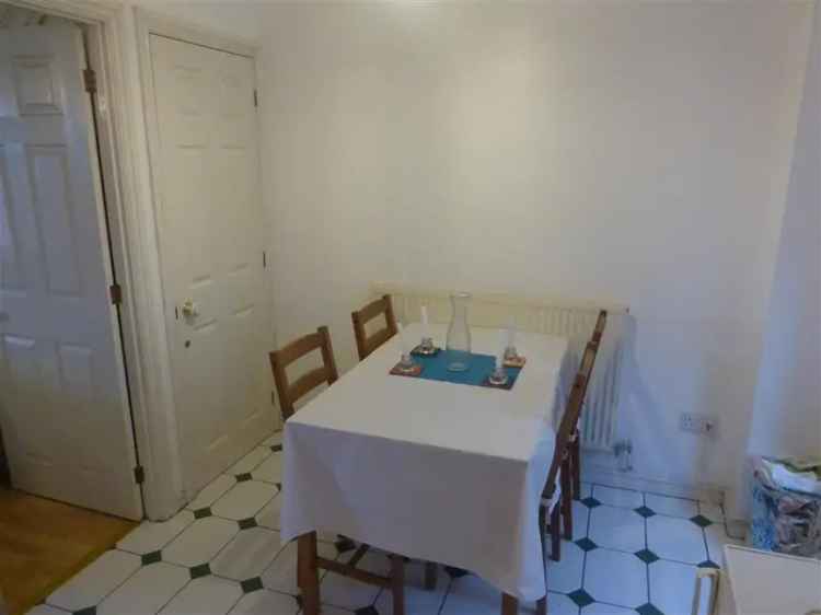 Three Bedroom House in Penarth Marina Stunning Water Views