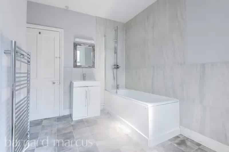 2 Bed Mid-Terraced House Purley Modernisation Potential