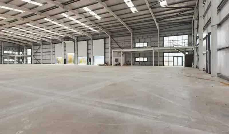 Warehouse Unit with Offices 25500 sq ft Leasehold