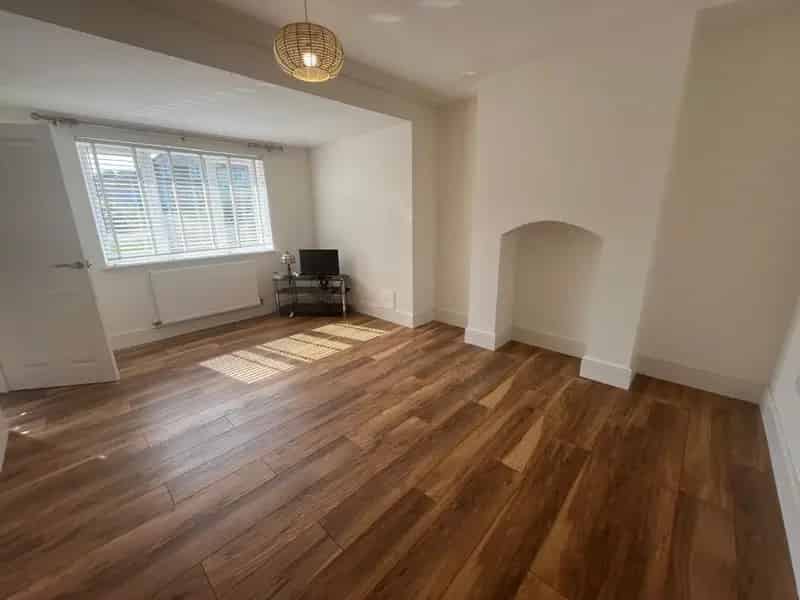 3 Bedroom Extended Home with Garage and Garden Southam