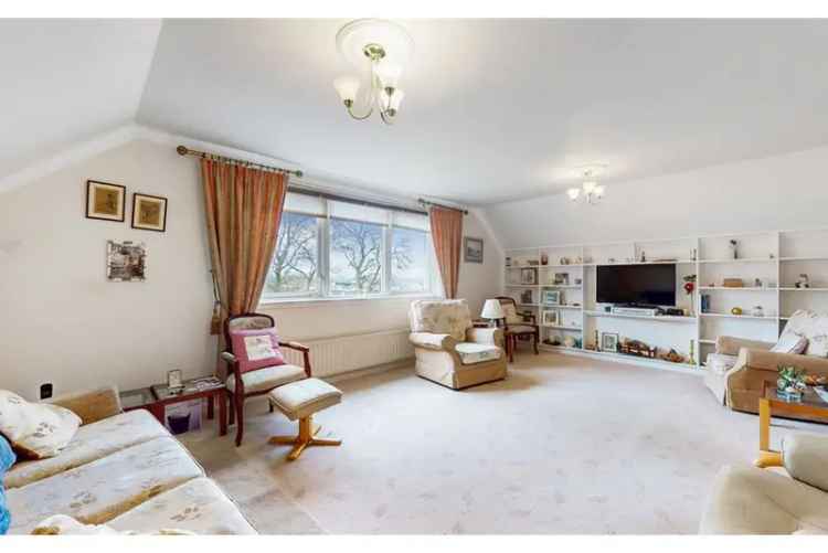 2 Bed Flat Third Floor 2 Reception Rooms Paisley