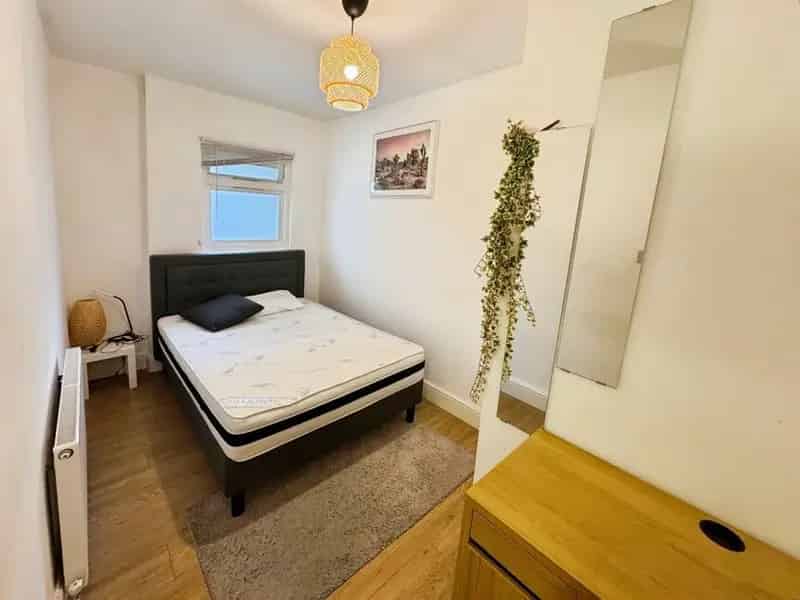 2 Bedroom Flat to Rent Near Finsbury Park, London N4