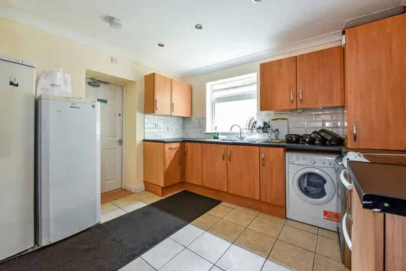 6 Bedroom Flat To Rent Available 03072025