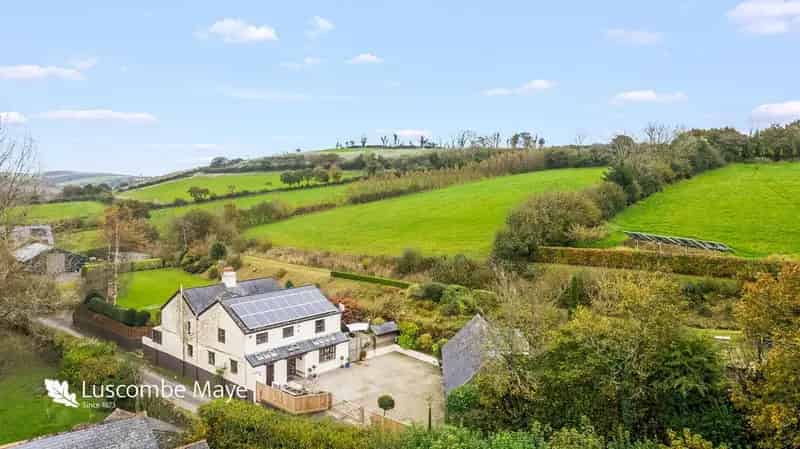 5 Bed Detached Country Home with 3 Acres