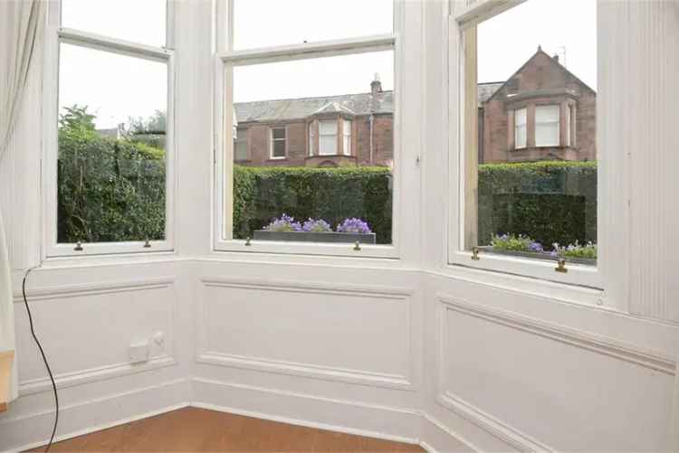 2 Bed Flat Trinity Edinburgh - Spacious Main Door Flat with Garden Access