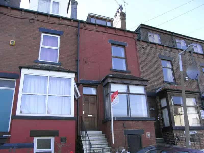 Three Bedroom Terraced House in Leeds Near City Centre