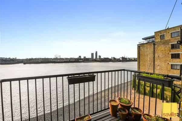 Luxury River View Apartment with Secure Parking
