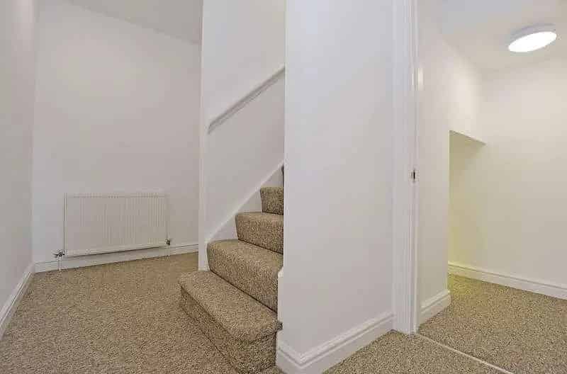 2 Bed Flat for Sale in Milford Near Shops and Schools