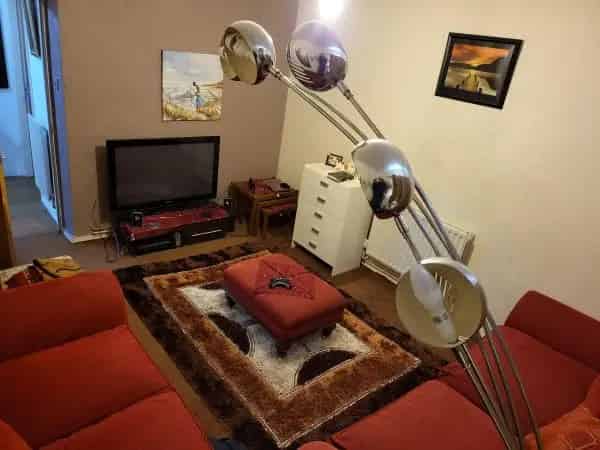 One Bedroom Ground Floor Flat Manchester Quiet Green Area