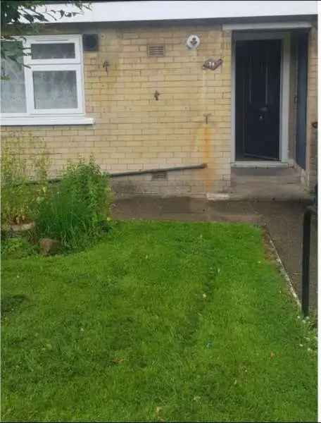 Flat For Rent in Bolton, England