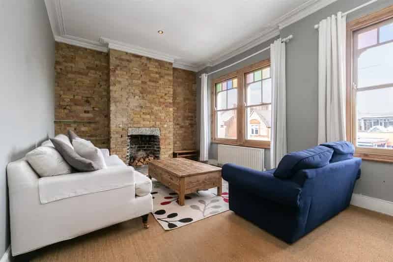3 Bedroom Maisonette House to Rent Near Brockwell Park