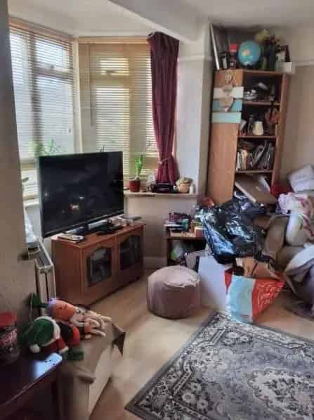 3 Bed Semi-Detached House Near Beach Large Driveway Garden