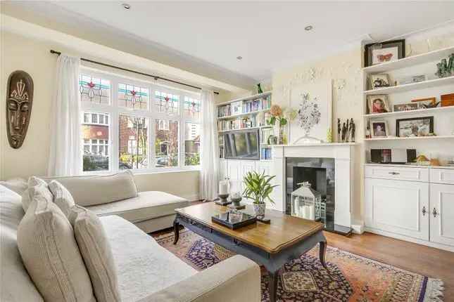 4 Bedroom Semi Detached House for Sale in London