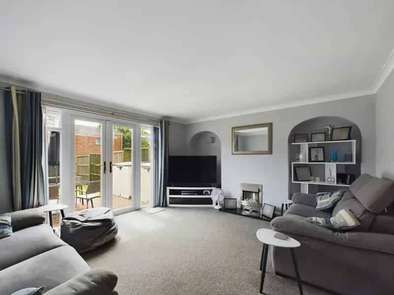 3 Bed House for Sale in Winklebury Near Amenities