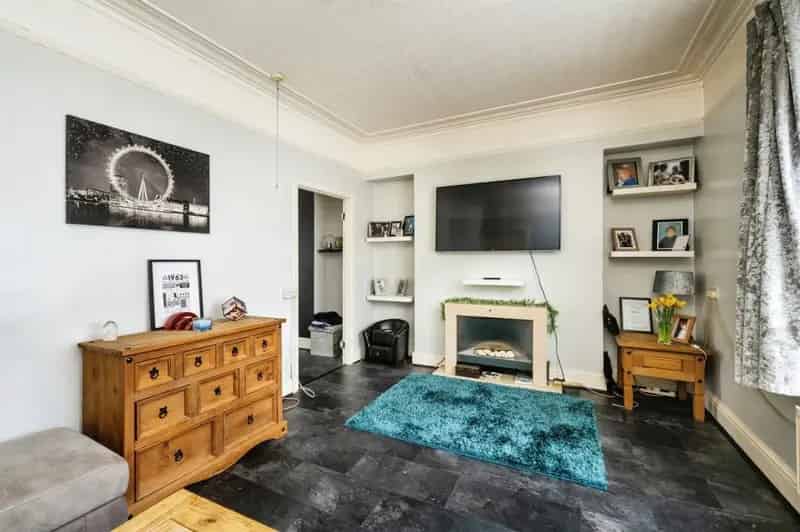4 Bedroom Detached House Near Morriston Town Centre