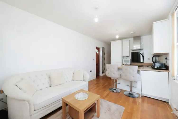 Two Bedroom Maisonette Near Watford Junction