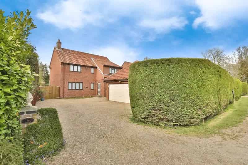 Four Bedroom Detached House in Great Moulton