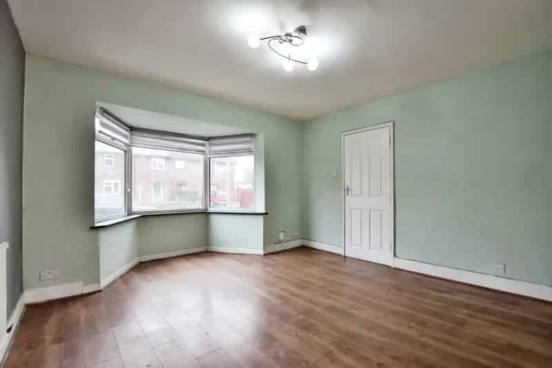 3 Bedroom Mid Terrace House Alderley Edge Large Garden
