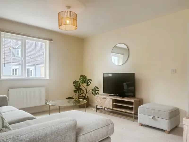2 Bedroom Flat To Rent Near Schools and Transport