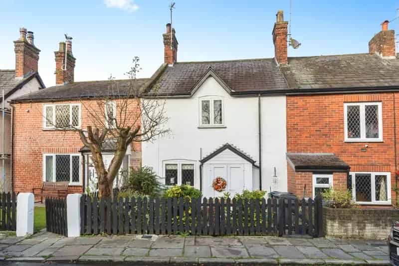 Garden Fronted Cottage Two Double Bedrooms Near Avenham Park