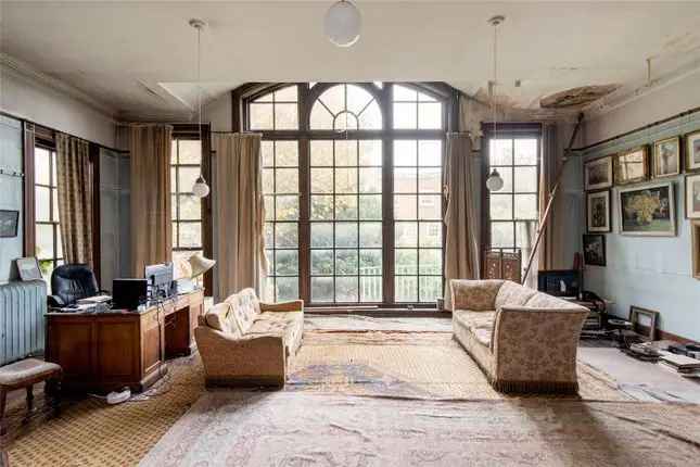 Semi-detached House for Sale in Mallord Street SW3