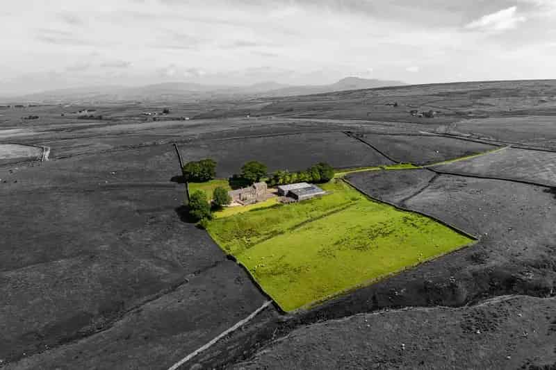 7 Bedroom Detached House with 4 Potential Properties and Stunning Views