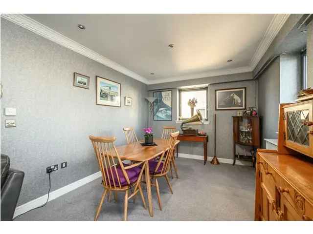 2 bedroom flat  for sale