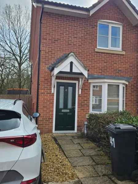 2 Bed Semi Detached House Driveway Garden Double Bedrooms Bathroom