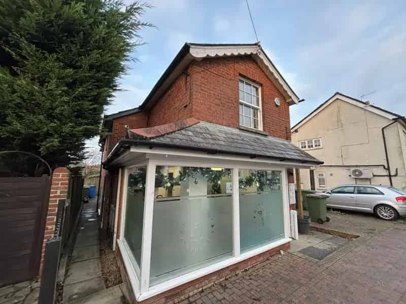 Commercial Unit and Residential Flat Investment Opportunity
