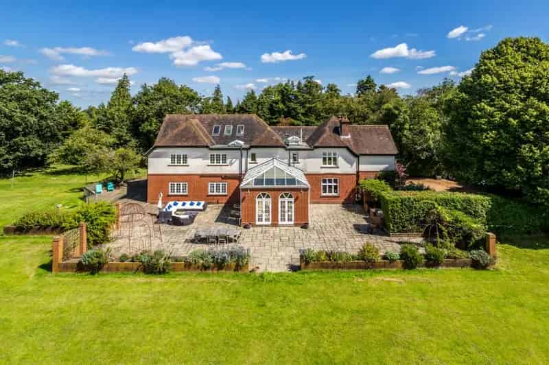 8 Bedroom Detached House for Sale in Sought-After Village